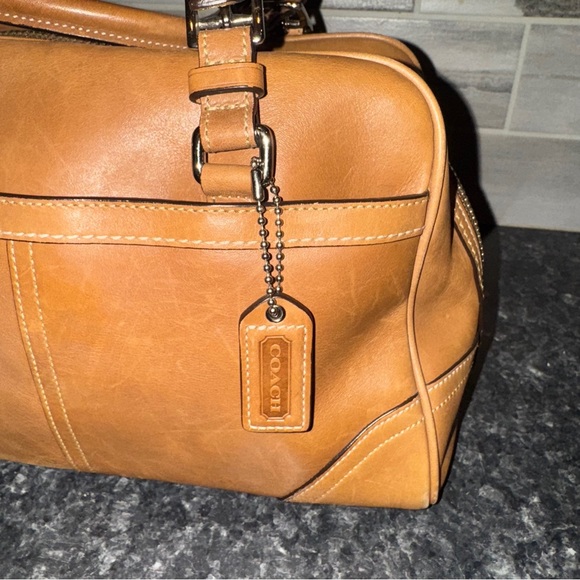 Coach Pre-owned Brown Hamptons Leather Purse - Picture 2 of 16